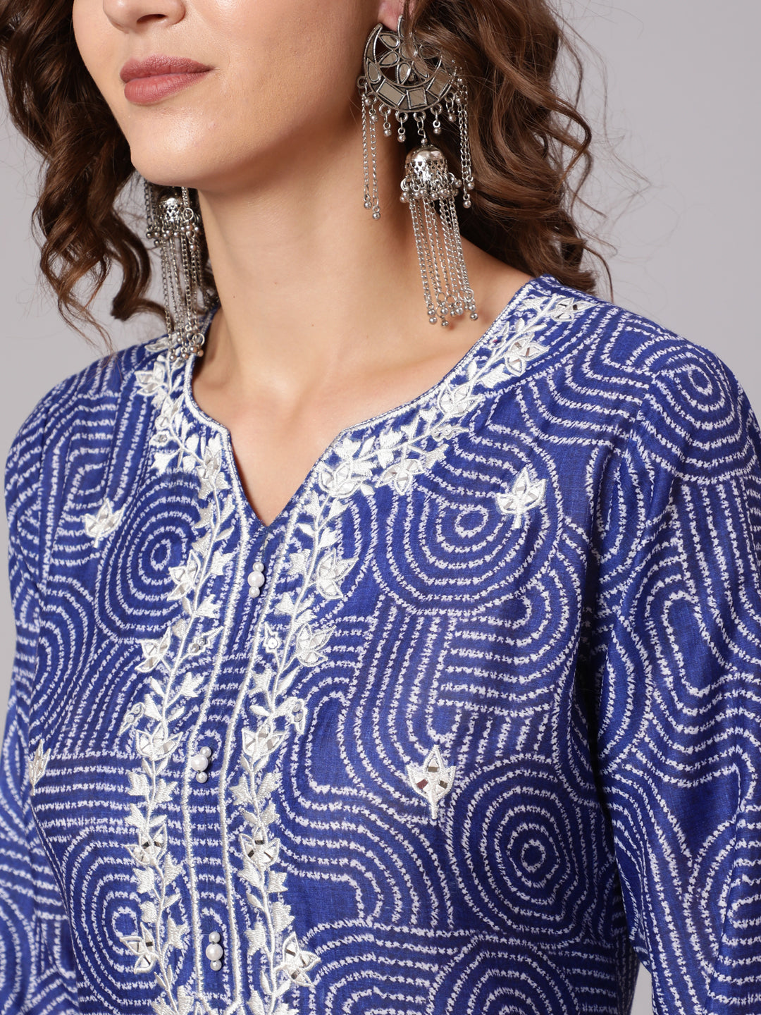 Blue Mirror Work Embroidered Muslin Straight Kurta With White Cotton Straight Fit Tousers