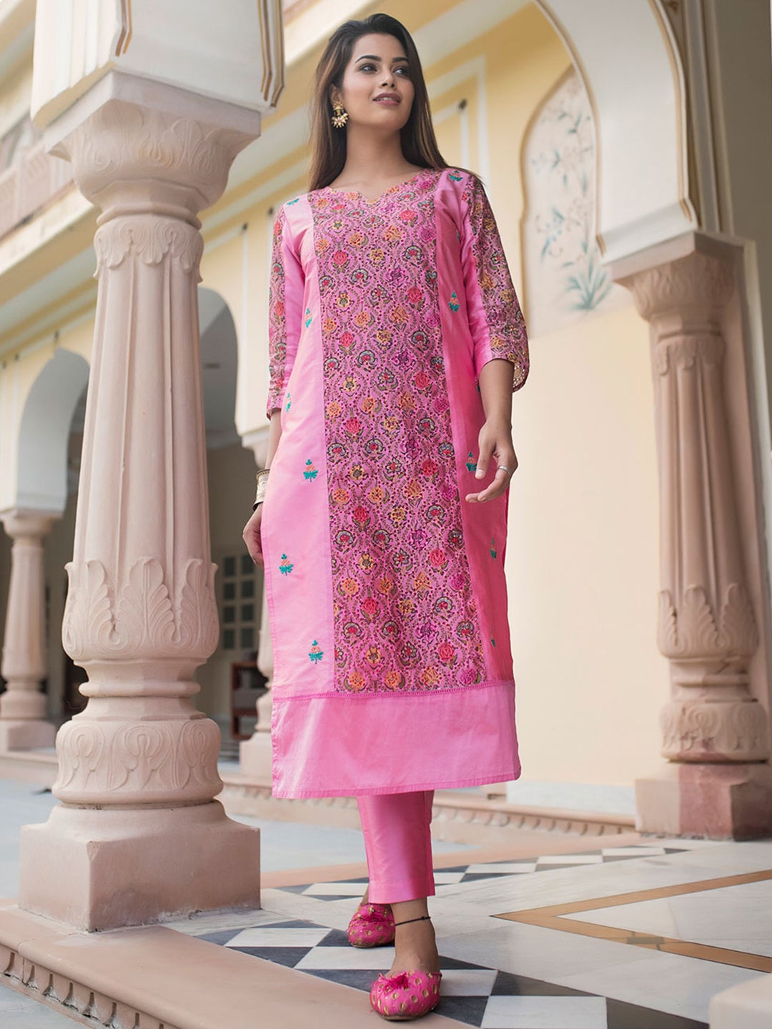 Women Chanderi Pink Bandhani Print embroidered Kurta Comfort Pant Dupatta main image 0