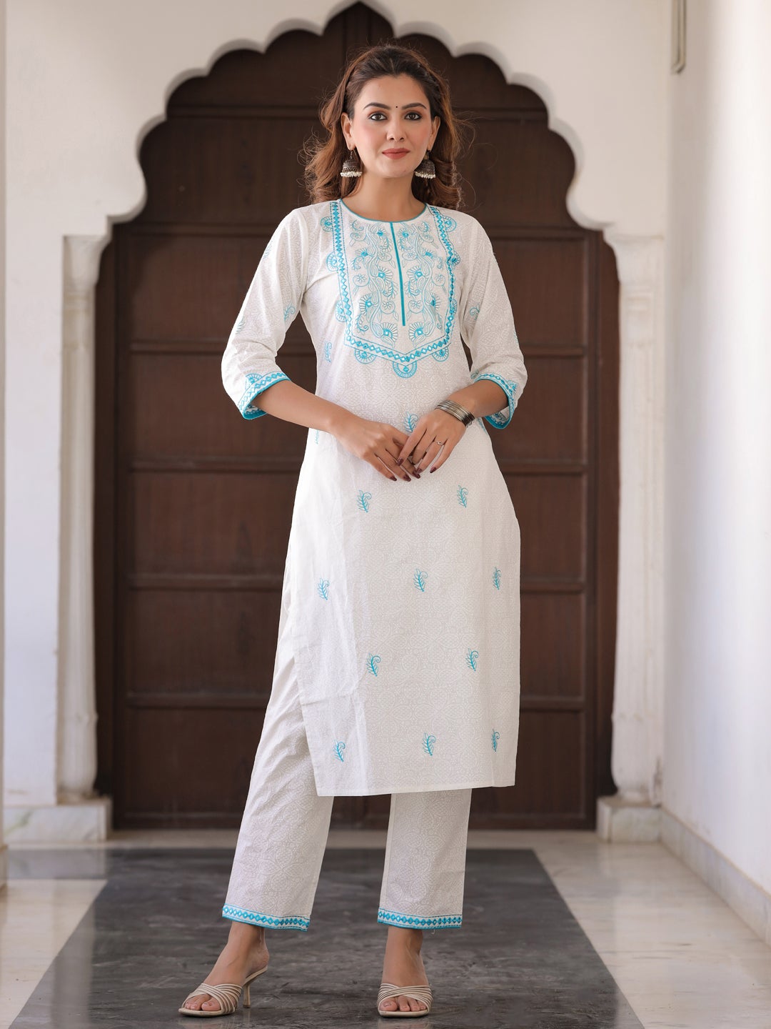 White heavy Embroidered Kurta with Pants & Weaved Dupatta