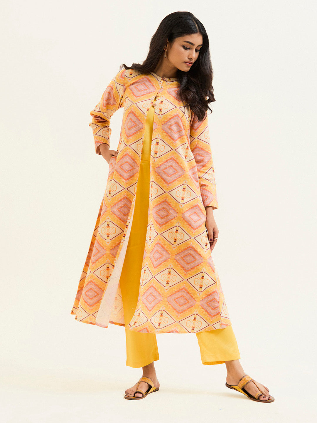 Yellow Geometric Printed Co-ord Set With Shrug