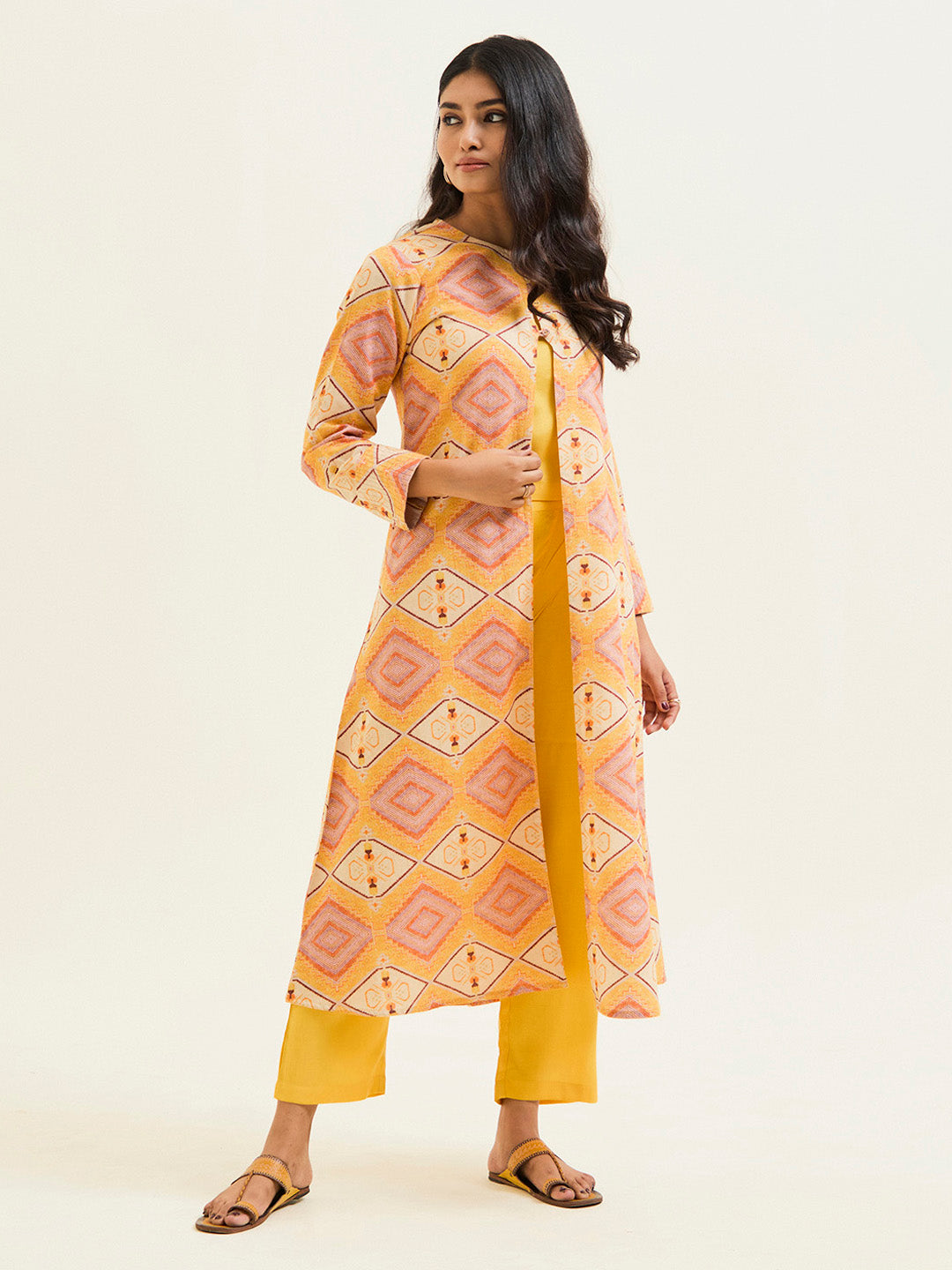 Yellow Geometric Printed Co-ord Set With Shrug