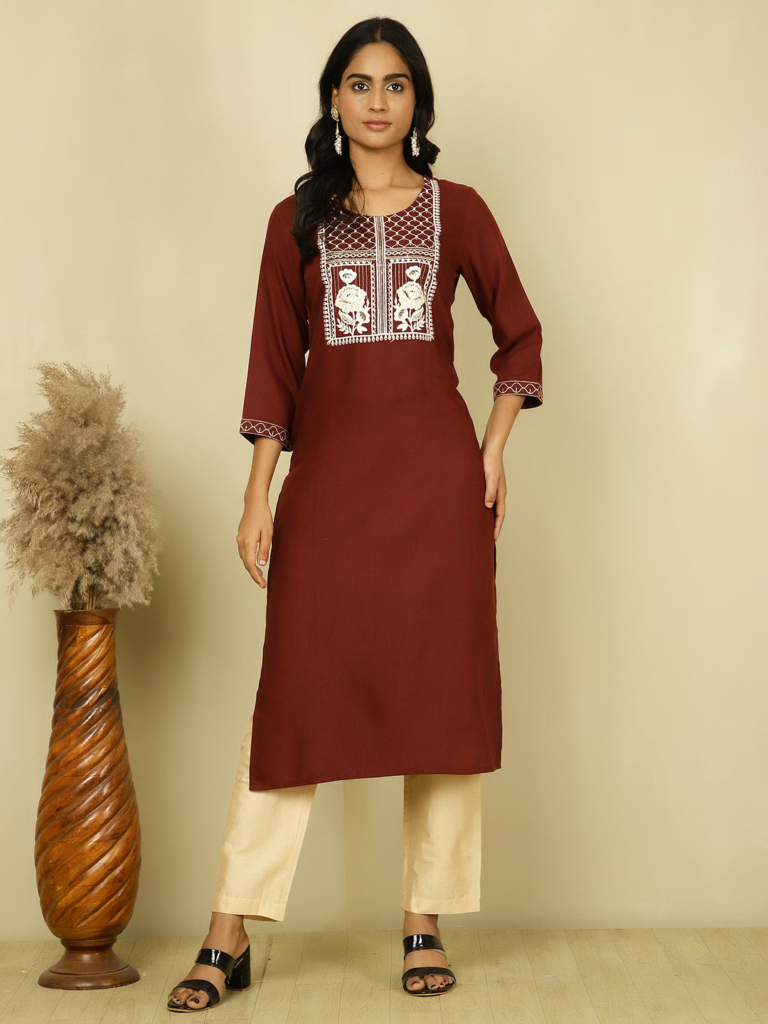 Thread Embroidered Cotton Kurta