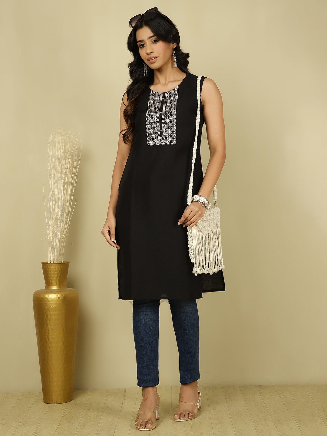 Black Embroidered Sleeveless Kurta