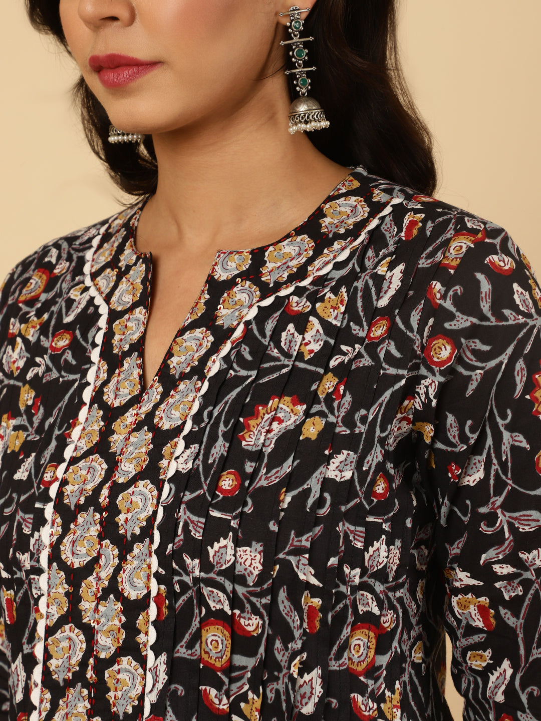 Floral Printed Black Pin Tuck Kurta