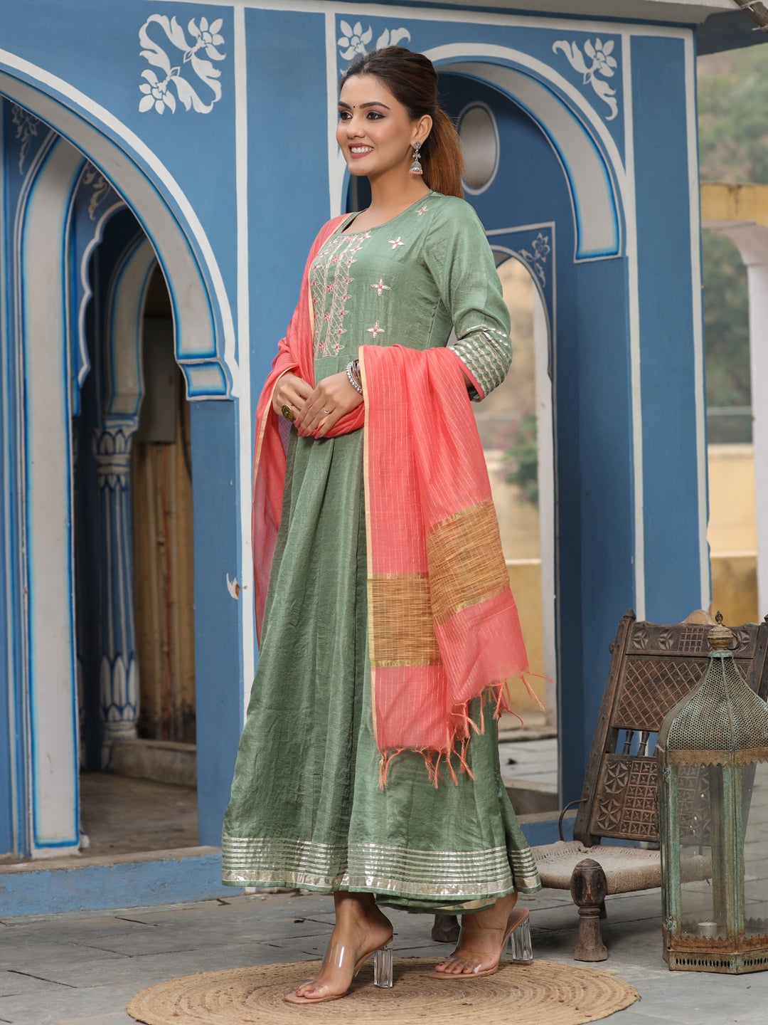 EMBROIDERED ETHNIC KURTA SET FOR WOMEN