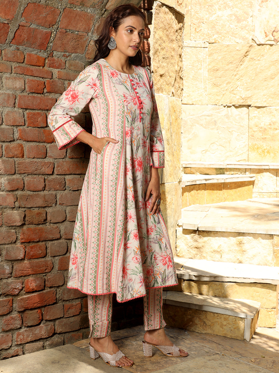 Red Floral Print Flared Kurta With Pants