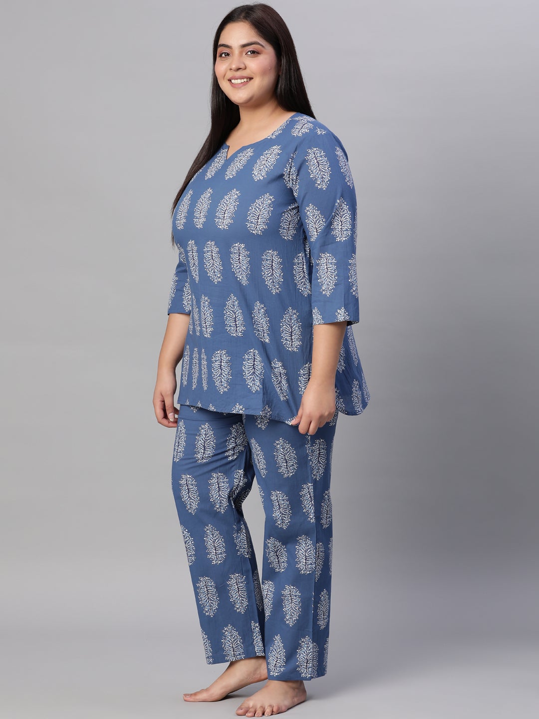 Blue Ethnic Motifs Print Short Cotton Kurta with Pajamas