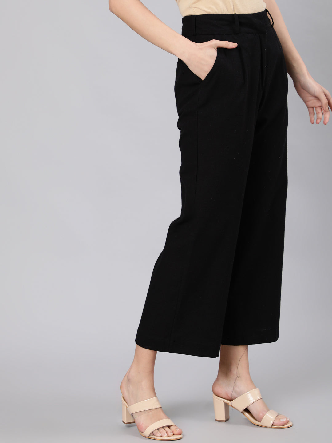 FableStreet Women Black Loose Fit Parallel Trousers Price in India, Full  Specifications & Offers | DTashion.com