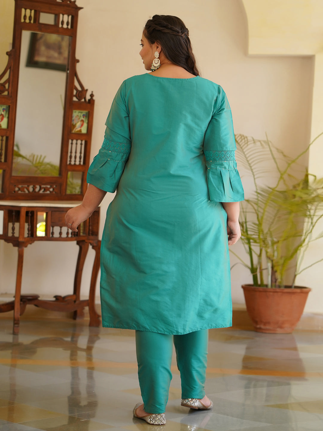 Women Green Printed Embroidered Kurta With Trousers