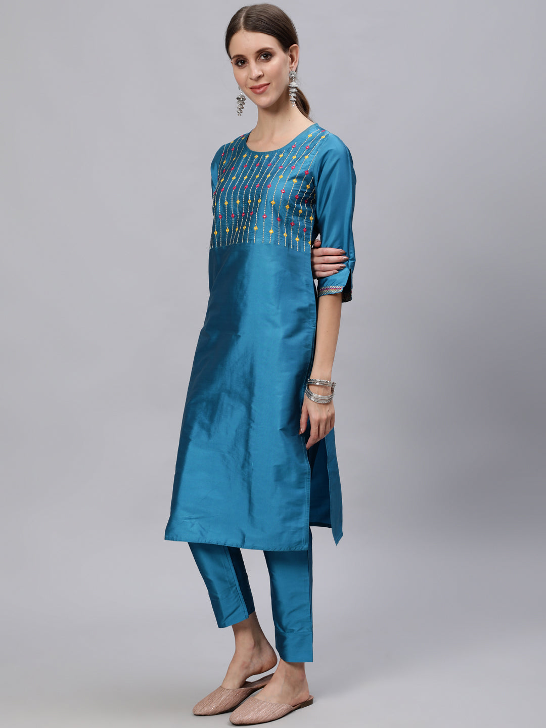 A Straight Solid Turquoisesilk Blend Kurta With Pants And Chanderi Dupatta