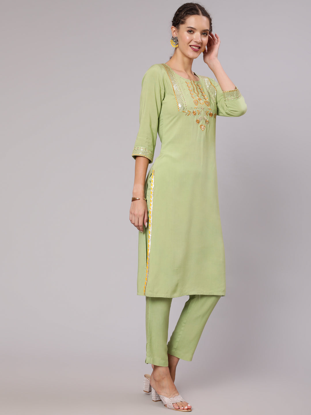 Embroidered Green Kurta With Pants And Chanderi Dupatta