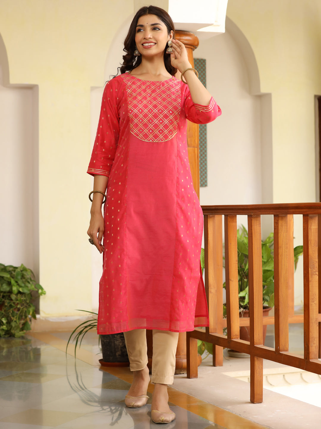 Pink Gota And Sequins Embellished Chanderi Self-Woven Straight Kurta