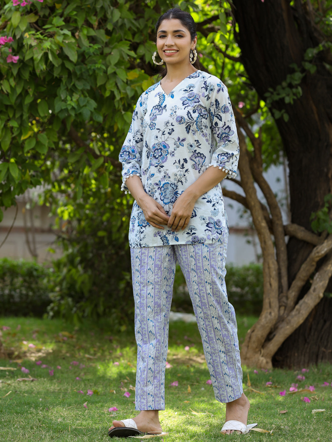 Buy Jaipur Kurti White & Grey Flared Cotton Kurta With Printed Pant (Set of  2) online