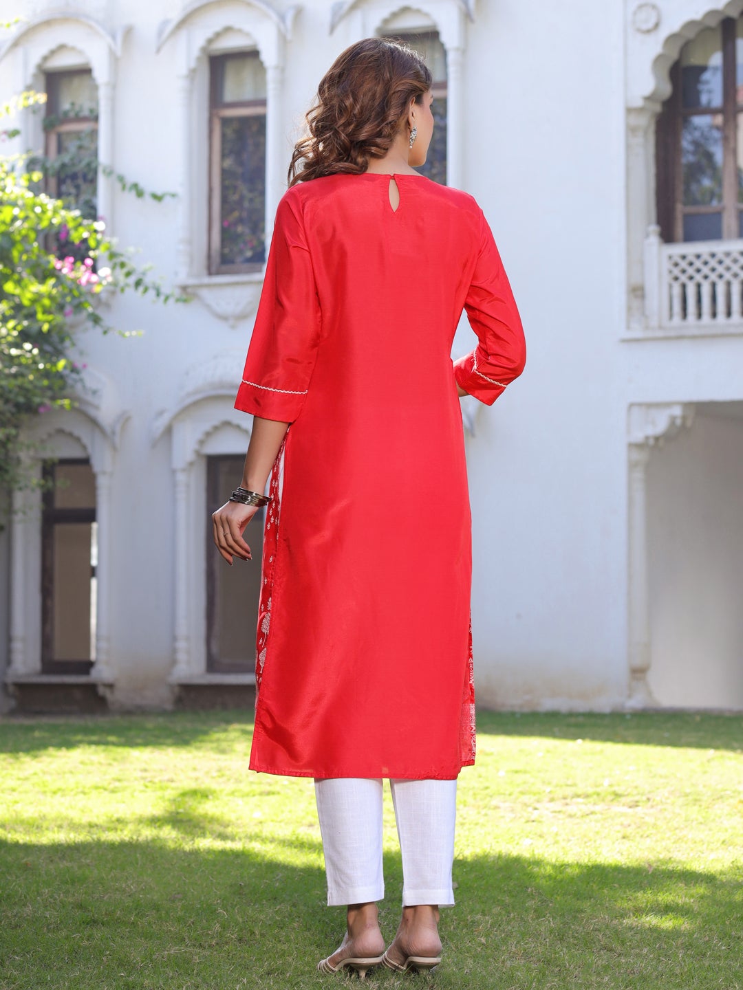 Red Ethnic Motifs Straight Silk Blend Kurta With Pants