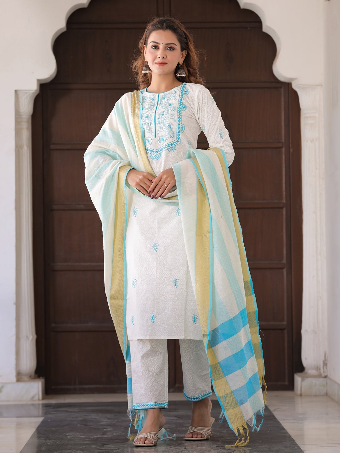 White heavy Embroidered Kurta with Pants & Weaved Dupatta