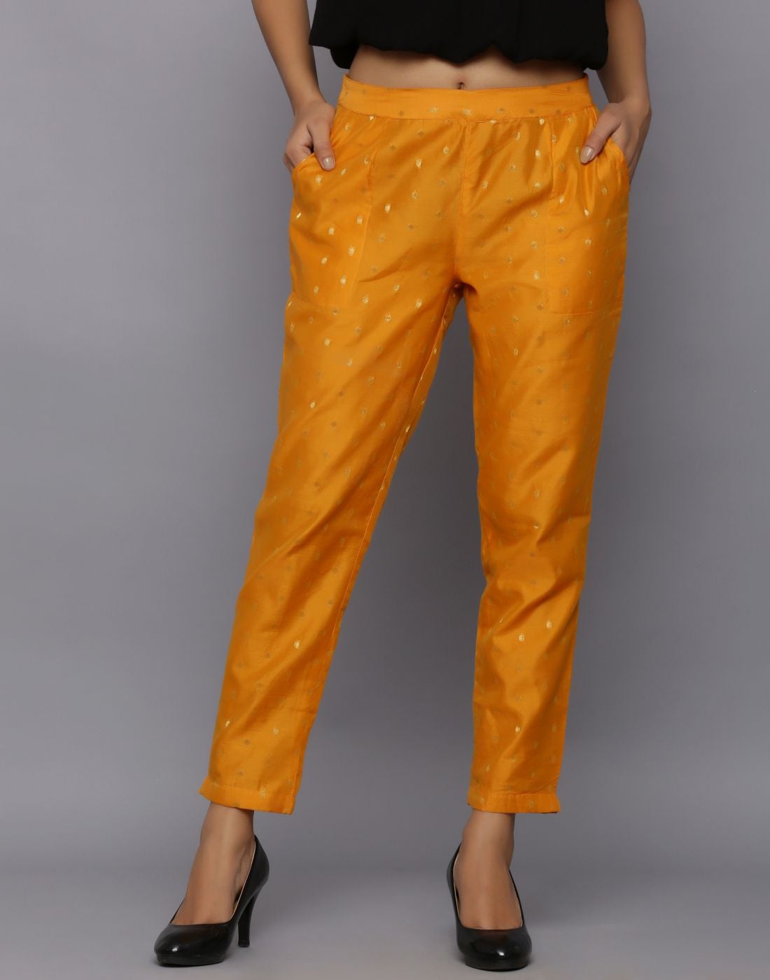 Side Pockets Front Pleated Back Elastic Solid Pant